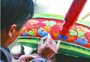 西藏传统之藏鼓制作：巧手制妙音